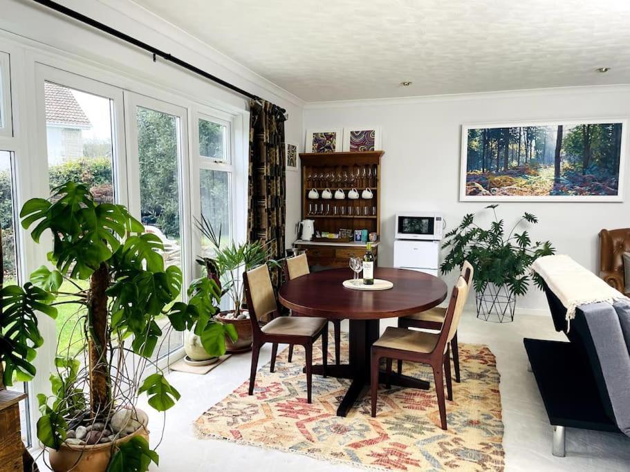Karinya Suite Llanvaches ภายนอก รูปภาพ