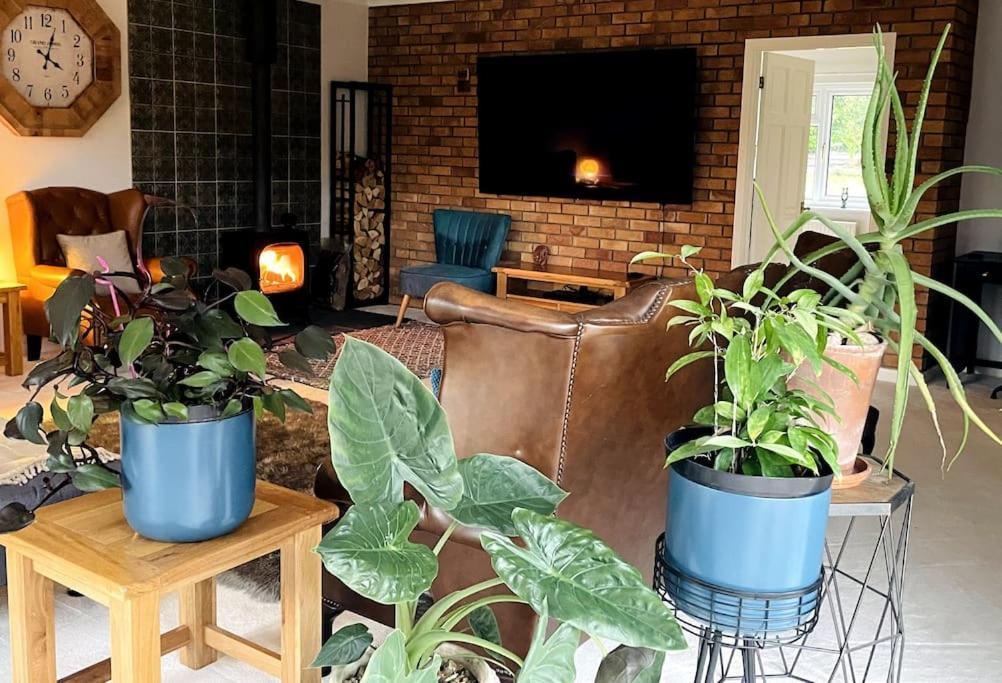 Karinya Suite Llanvaches ภายนอก รูปภาพ